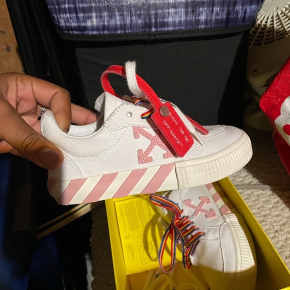 Off-white Sneakers - Picture 7 of 9
